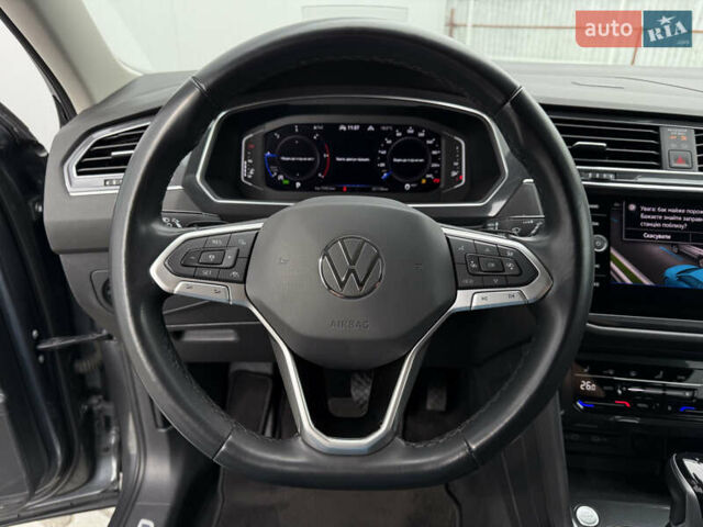 Серый Фольксваген Tiguan Allspace, объемом двигателя 1.97 л и пробегом 220 тыс. км за 32900 $, фото 29 на Automoto.ua