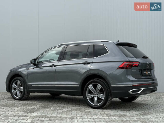Серый Фольксваген Tiguan Allspace, объемом двигателя 1.97 л и пробегом 220 тыс. км за 32900 $, фото 3 на Automoto.ua