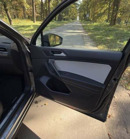 Серый Фольксваген Tiguan Allspace, объемом двигателя 2 л и пробегом 70 тыс. км за 24500 $, фото 17 на Automoto.ua