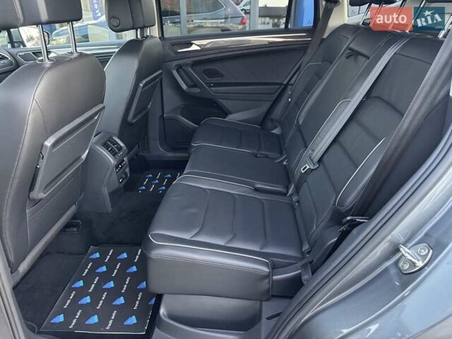 Серый Фольксваген Tiguan Allspace, объемом двигателя 2 л и пробегом 174 тыс. км за 33700 $, фото 28 на Automoto.ua