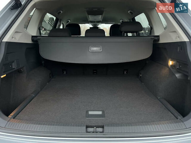Сірий Фольксваген Tiguan Allspace, об'ємом двигуна 2 л та пробігом 204 тис. км за 29070 $, фото 39 на Automoto.ua