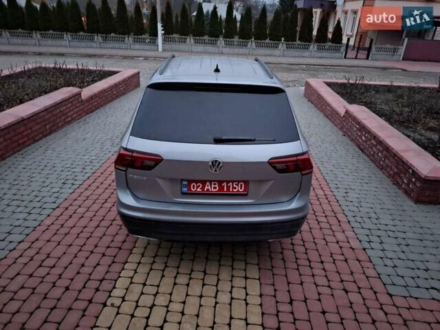 Серый Фольксваген Tiguan Allspace, объемом двигателя 2 л и пробегом 89 тыс. км за 19800 $, фото 11 на Automoto.ua