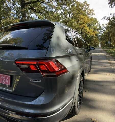 Серый Фольксваген Tiguan Allspace, объемом двигателя 2 л и пробегом 70 тыс. км за 24500 $, фото 5 на Automoto.ua