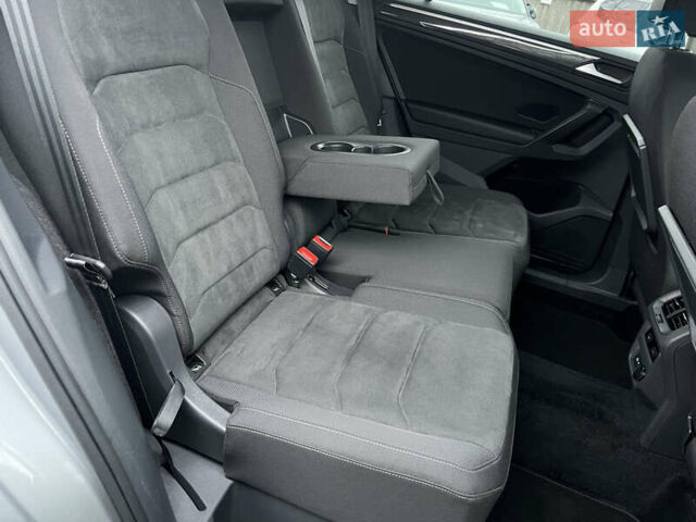 Сірий Фольксваген Tiguan Allspace, об'ємом двигуна 2 л та пробігом 204 тис. км за 29070 $, фото 43 на Automoto.ua