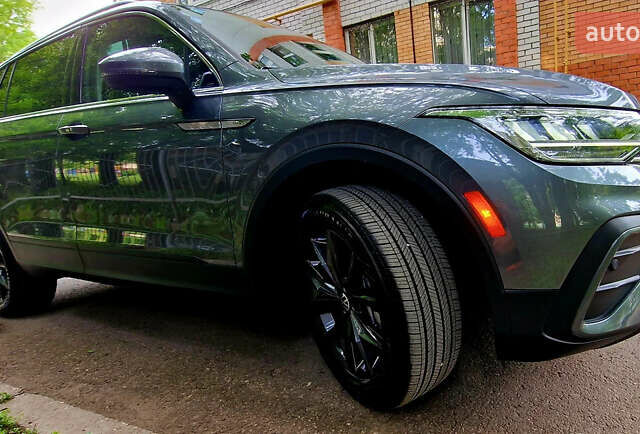 Серый Фольксваген Tiguan Allspace, объемом двигателя 2 л и пробегом 80 тыс. км за 21500 $, фото 4 на Automoto.ua