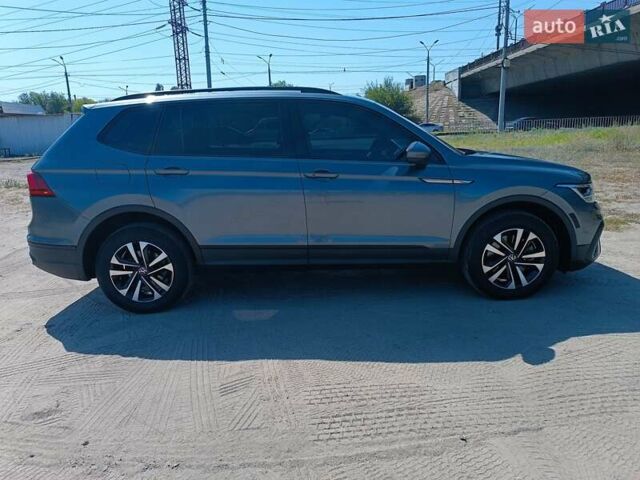 Серый Фольксваген Tiguan Allspace, объемом двигателя 2 л и пробегом 93 тыс. км за 23999 $, фото 52 на Automoto.ua
