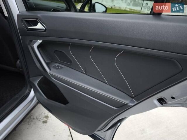 Сірий Фольксваген Tiguan Allspace, об'ємом двигуна 2 л та пробігом 156 тис. км за 22450 $, фото 36 на Automoto.ua