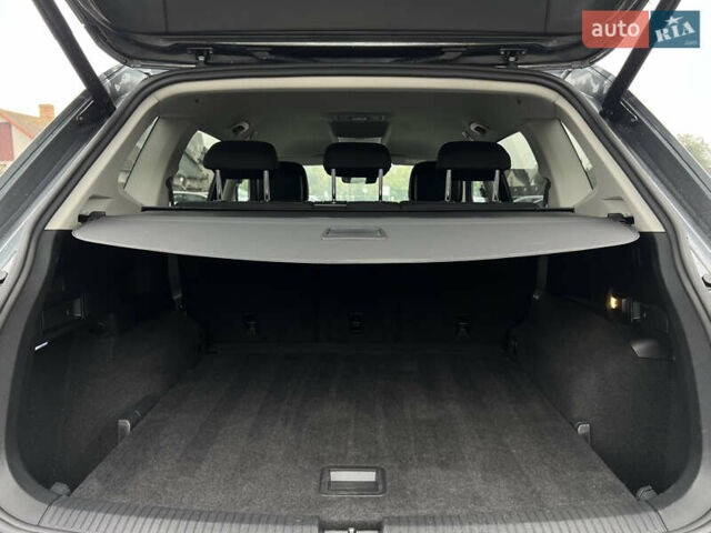Фольксваген Tiguan Allspace 2022 в Луцке на Automoto.ua Серый Фольксваген Tiguan Allspace, объемом двигателя 2 л и пробегом 171 тыс. км за 35809 $, фото 37 на Automoto.ua
