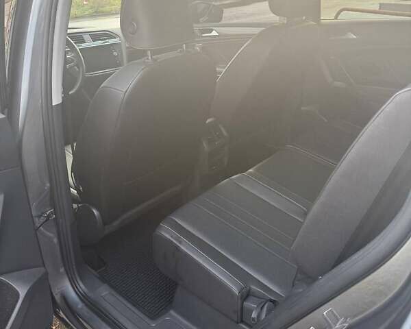Серый Фольксваген Tiguan Allspace, объемом двигателя 1.98 л и пробегом 45 тыс. км за 25800 $, фото 1 на Automoto.ua