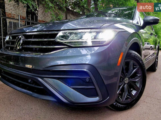 Серый Фольксваген Tiguan Allspace, объемом двигателя 2 л и пробегом 80 тыс. км за 21500 $, фото 2 на Automoto.ua