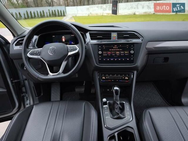 Сірий Фольксваген Tiguan Allspace, об'ємом двигуна 2 л та пробігом 156 тис. км за 22450 $, фото 17 на Automoto.ua