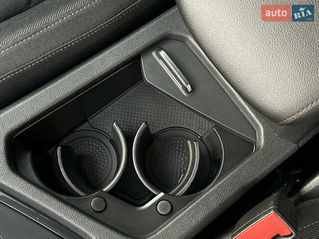 Серый Фольксваген Tiguan Allspace, объемом двигателя 2 л и пробегом 172 тыс. км за 34814 $, фото 63 на Automoto.ua