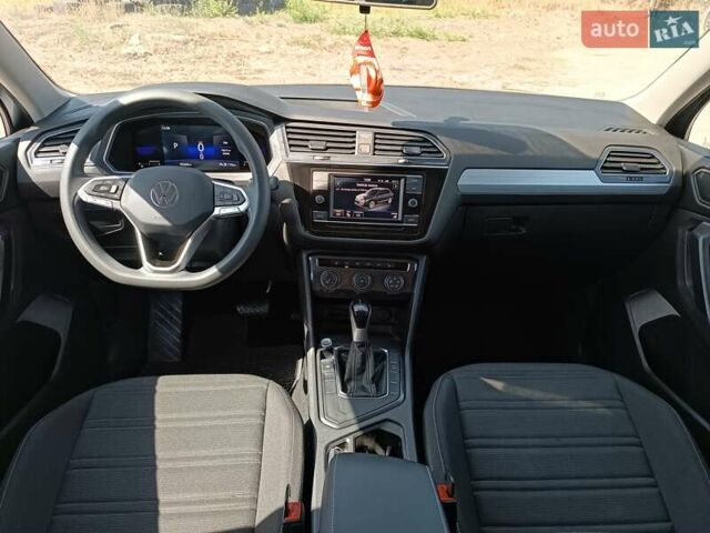 Серый Фольксваген Tiguan Allspace, объемом двигателя 2 л и пробегом 93 тыс. км за 23999 $, фото 44 на Automoto.ua