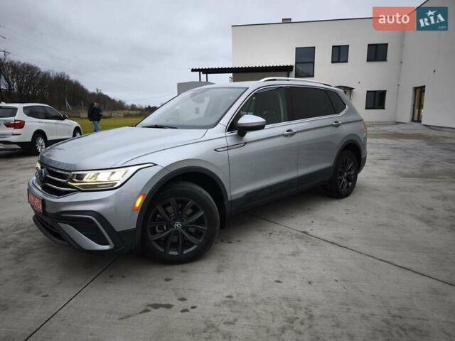 Сірий Фольксваген Tiguan Allspace, об'ємом двигуна 2 л та пробігом 156 тис. км за 22450 $, фото 12 на Automoto.ua