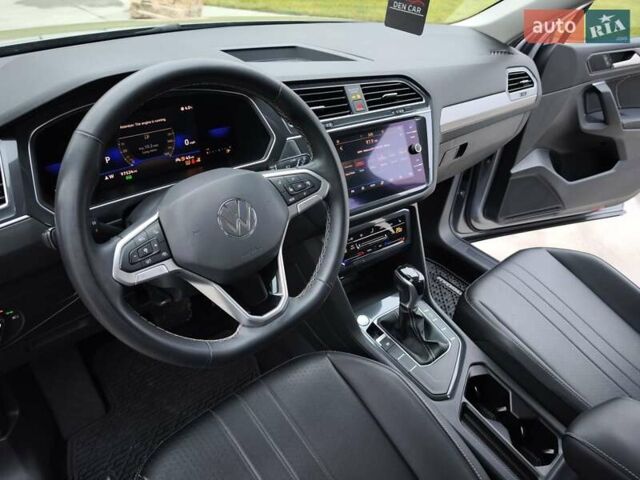Сірий Фольксваген Tiguan Allspace, об'ємом двигуна 2 л та пробігом 156 тис. км за 22450 $, фото 26 на Automoto.ua