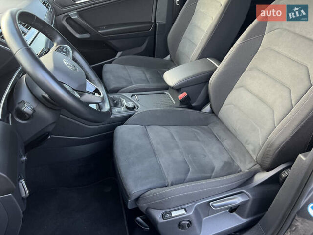 Серый Фольксваген Tiguan Allspace, объемом двигателя 2 л и пробегом 172 тыс. км за 34814 $, фото 31 на Automoto.ua