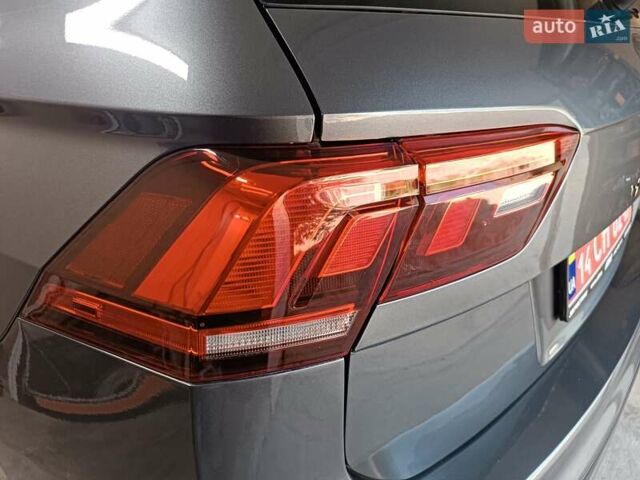 Серый Фольксваген Tiguan Allspace, объемом двигателя 2 л и пробегом 93 тыс. км за 23999 $, фото 57 на Automoto.ua