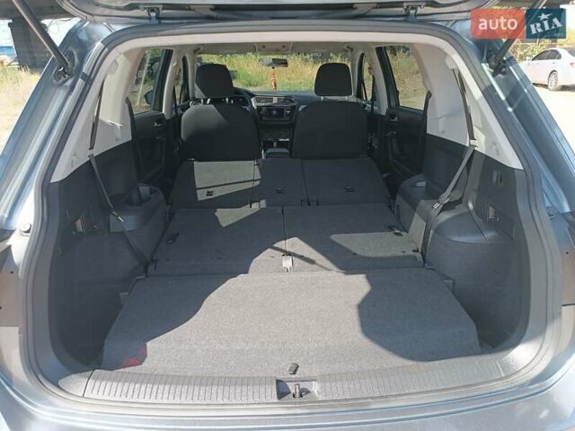 Серый Фольксваген Tiguan Allspace, объемом двигателя 2 л и пробегом 93 тыс. км за 23999 $, фото 26 на Automoto.ua