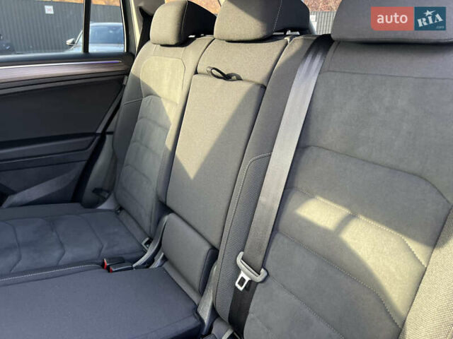 Серый Фольксваген Tiguan Allspace, объемом двигателя 2 л и пробегом 172 тыс. км за 34814 $, фото 37 на Automoto.ua