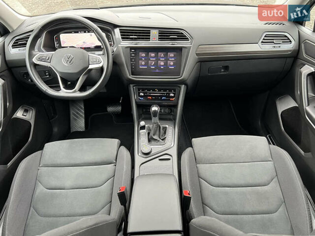 Фольксваген Tiguan Allspace 2022 в Луцке на Automoto.ua Серый Фольксваген Tiguan Allspace, объемом двигателя 2 л и пробегом 171 тыс. км за 35809 $, фото 50 на Automoto.ua