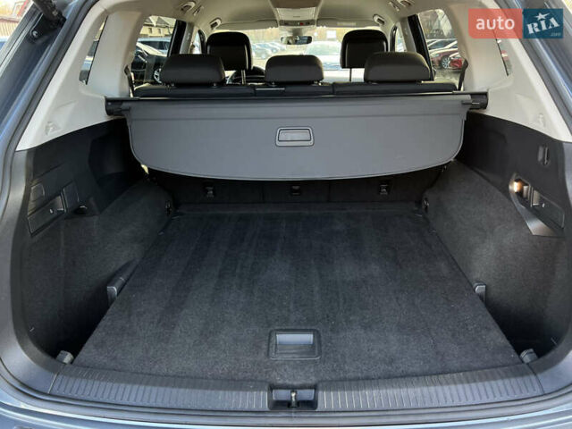 Серый Фольксваген Tiguan Allspace, объемом двигателя 2 л и пробегом 172 тыс. км за 34814 $, фото 41 на Automoto.ua