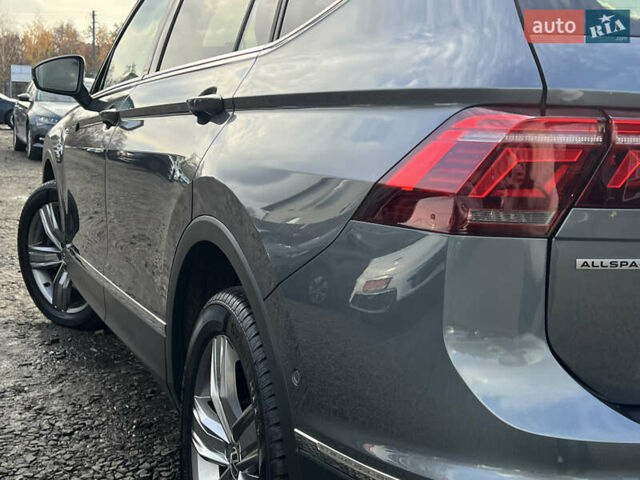 Серый Фольксваген Tiguan Allspace, объемом двигателя 2 л и пробегом 172 тыс. км за 34814 $, фото 11 на Automoto.ua