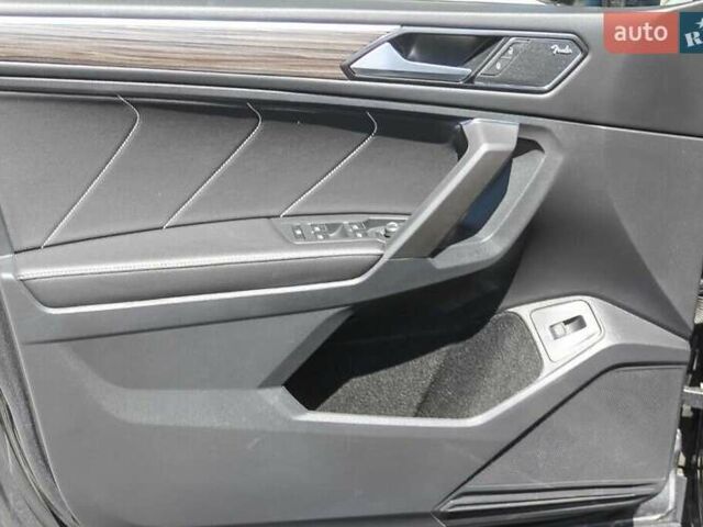 Серый Фольксваген Tiguan Allspace, объемом двигателя 2 л и пробегом 33 тыс. км за 13600 $, фото 8 на Automoto.ua