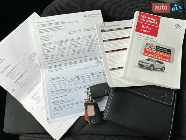 Фольксваген Tiguan Allspace 2022 в Луцке на Automoto.ua Серый Фольксваген Tiguan Allspace, объемом двигателя 2 л и пробегом 171 тыс. км за 35809 $, фото 86 на Automoto.ua