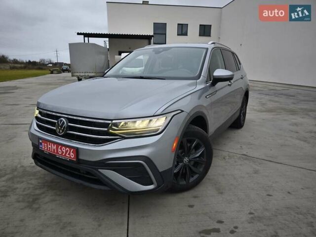 Сірий Фольксваген Tiguan Allspace, об'ємом двигуна 2 л та пробігом 156 тис. км за 22450 $, фото 3 на Automoto.ua