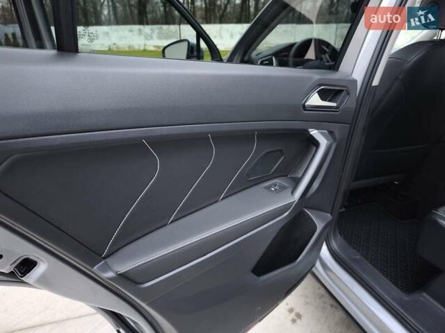 Сірий Фольксваген Tiguan Allspace, об'ємом двигуна 2 л та пробігом 156 тис. км за 22450 $, фото 34 на Automoto.ua