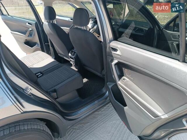 Серый Фольксваген Tiguan Allspace, объемом двигателя 2 л и пробегом 93 тыс. км за 23999 $, фото 20 на Automoto.ua