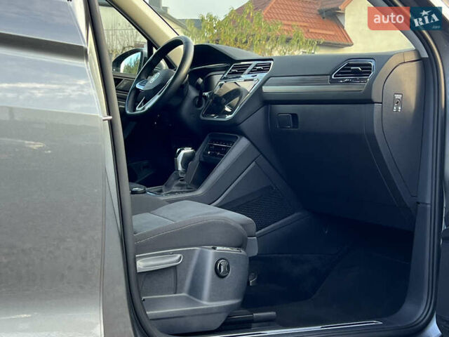 Серый Фольксваген Tiguan Allspace, объемом двигателя 2 л и пробегом 172 тыс. км за 34814 $, фото 48 на Automoto.ua