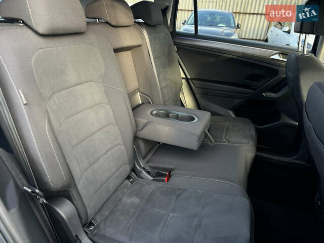 Серый Фольксваген Tiguan Allspace, объемом двигателя 2 л и пробегом 172 тыс. км за 34814 $, фото 45 на Automoto.ua