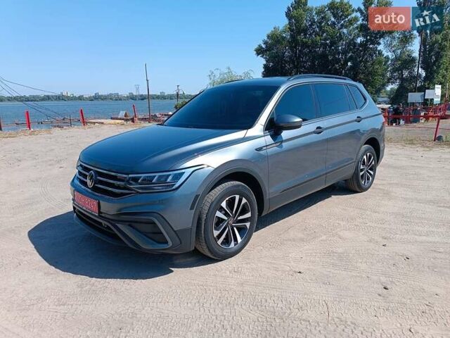 Серый Фольксваген Tiguan Allspace, объемом двигателя 2 л и пробегом 93 тыс. км за 23999 $, фото 49 на Automoto.ua