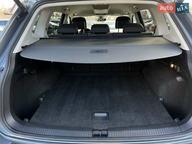 Серый Фольксваген Tiguan Allspace, объемом двигателя 2 л и пробегом 172 тыс. км за 34814 $, фото 40 на Automoto.ua