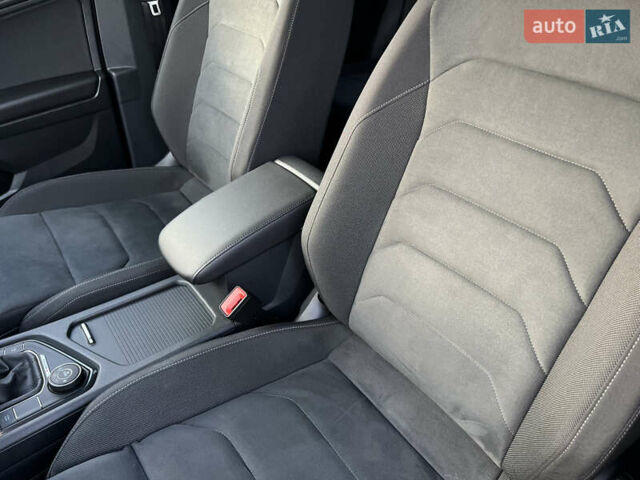 Серый Фольксваген Tiguan Allspace, объемом двигателя 2 л и пробегом 172 тыс. км за 34814 $, фото 32 на Automoto.ua