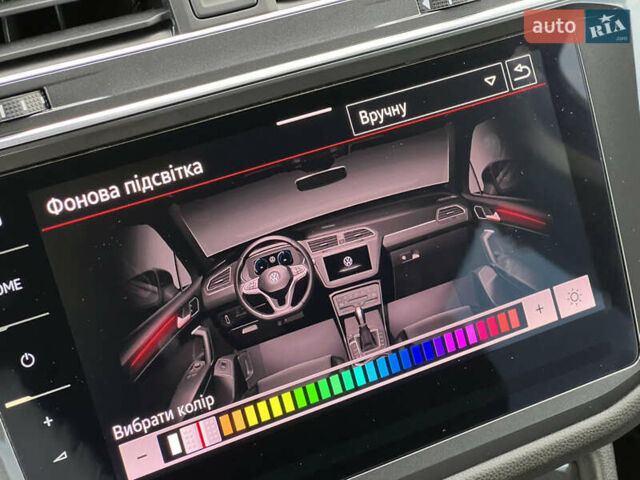 Серый Фольксваген Tiguan Allspace, объемом двигателя 2 л и пробегом 172 тыс. км за 34814 $, фото 74 на Automoto.ua