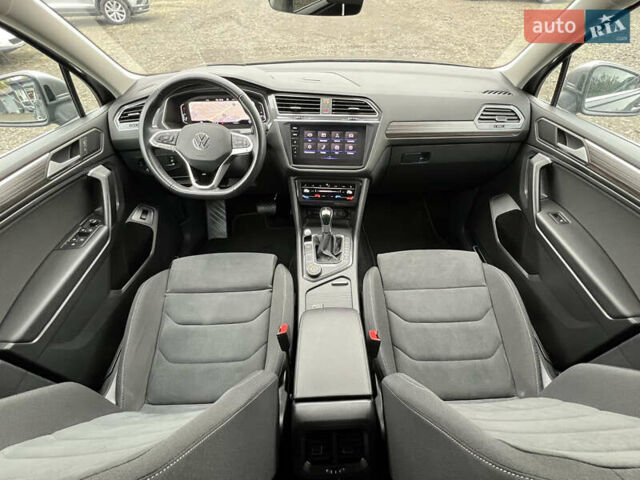 Фольксваген Tiguan Allspace 2022 в Луцке на Automoto.ua Серый Фольксваген Tiguan Allspace, объемом двигателя 2 л и пробегом 171 тыс. км за 35809 $, фото 51 на Automoto.ua