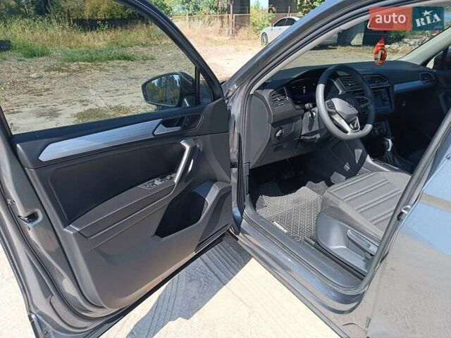 Серый Фольксваген Tiguan Allspace, объемом двигателя 2 л и пробегом 93 тыс. км за 23999 $, фото 12 на Automoto.ua