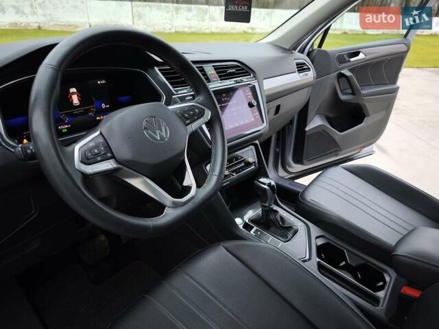 Сірий Фольксваген Tiguan Allspace, об'ємом двигуна 2 л та пробігом 156 тис. км за 22450 $, фото 20 на Automoto.ua