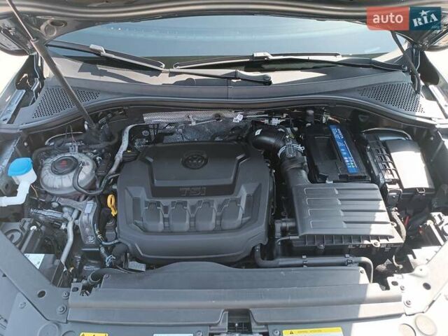 Серый Фольксваген Tiguan Allspace, объемом двигателя 2 л и пробегом 93 тыс. км за 23999 $, фото 8 на Automoto.ua