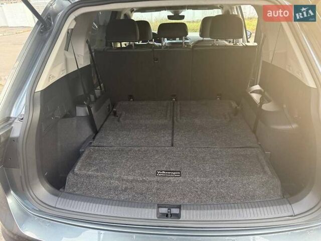 Серый Фольксваген Tiguan Allspace, объемом двигателя 1.98 л и пробегом 45 тыс. км за 25800 $, фото 21 на Automoto.ua