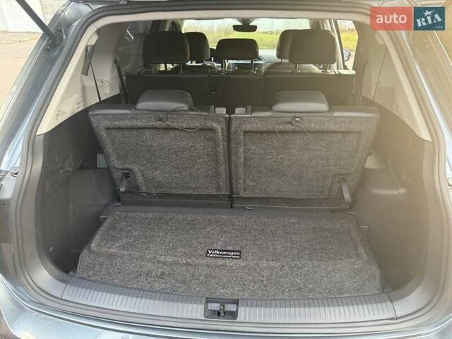 Серый Фольксваген Tiguan Allspace, объемом двигателя 1.98 л и пробегом 45 тыс. км за 25800 $, фото 19 на Automoto.ua