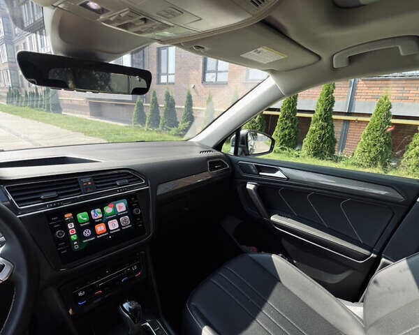 Серый Фольксваген Tiguan Allspace, объемом двигателя 1.97 л и пробегом 23 тыс. км за 27000 $, фото 11 на Automoto.ua