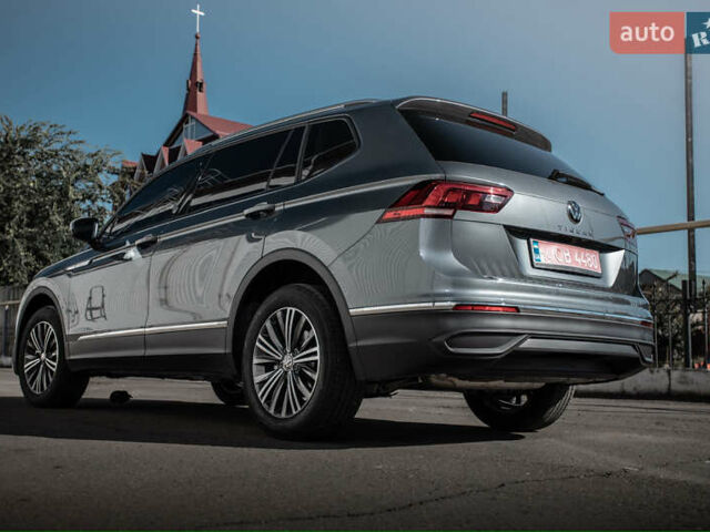 Сірий Фольксваген Tiguan Allspace, об'ємом двигуна 2 л та пробігом 4 тис. км за 28500 $, фото 8 на Automoto.ua
