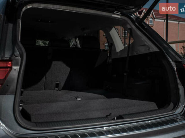 Серый Фольксваген Tiguan Allspace, объемом двигателя 2 л и пробегом 5 тыс. км за 28500 $, фото 12 на Automoto.ua