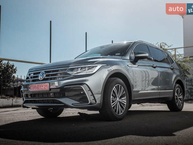 Серый Фольксваген Tiguan Allspace, объемом двигателя 2 л и пробегом 5 тыс. км за 28500 $, фото 2 на Automoto.ua