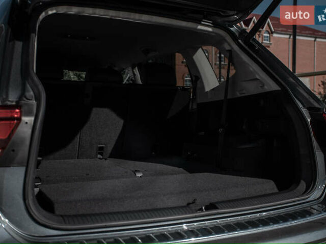 Сірий Фольксваген Tiguan Allspace, об'ємом двигуна 2 л та пробігом 4 тис. км за 28500 $, фото 13 на Automoto.ua