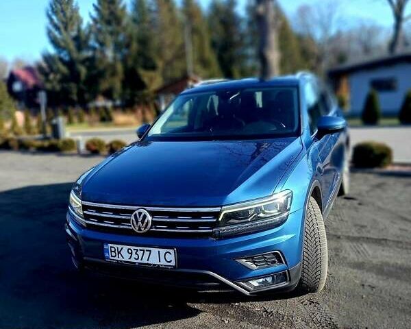 Синий Фольксваген Tiguan Allspace, объемом двигателя 2 л и пробегом 240 тыс. км за 18100 $, фото 2 на Automoto.ua