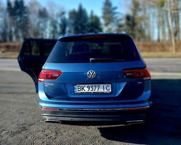 Синий Фольксваген Tiguan Allspace, объемом двигателя 2 л и пробегом 240 тыс. км за 18100 $, фото 6 на Automoto.ua